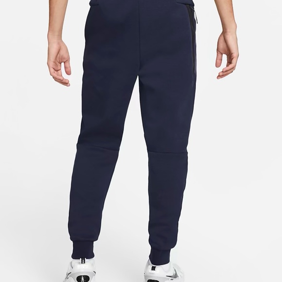 Nike Tech Fleece Jogger Pant - Picture 2 of 7